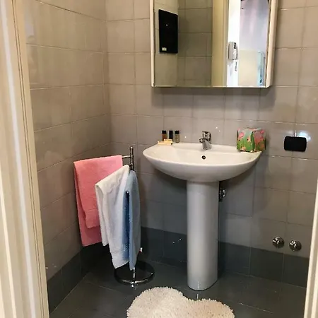 Adiacente Piazza Bra Con Parcheggio Privato Apartament Werona