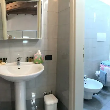 Adiacente Piazza Bra Con Parcheggio Privato Apartament Werona